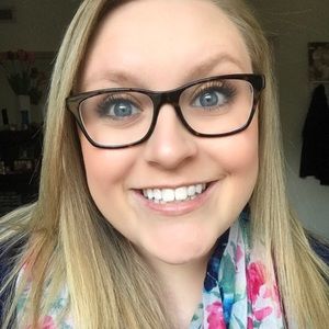 Meet your Posher, Nora